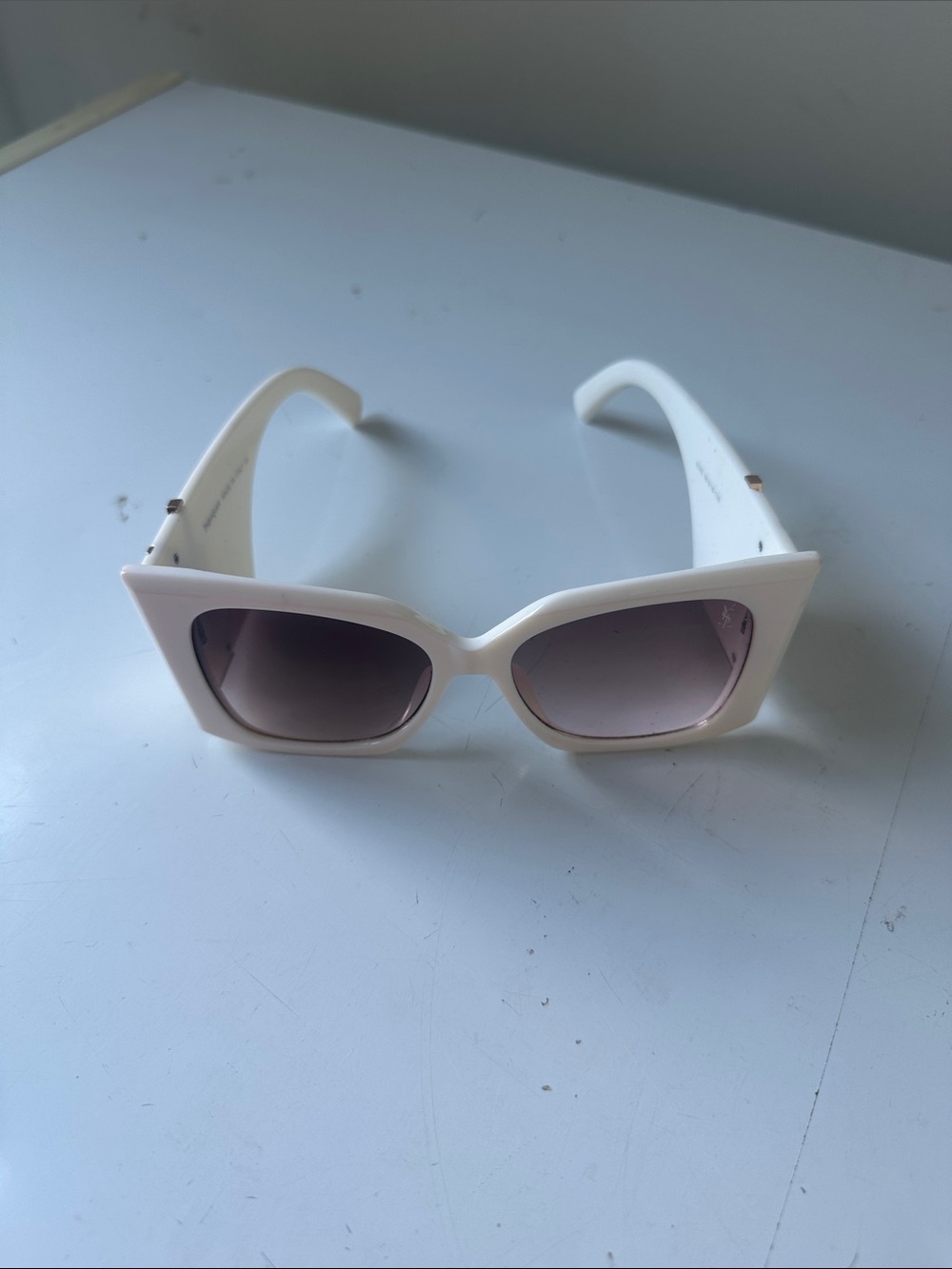 Off-White Cat-Eye Sunglasses with Gradient Lilac Lenses